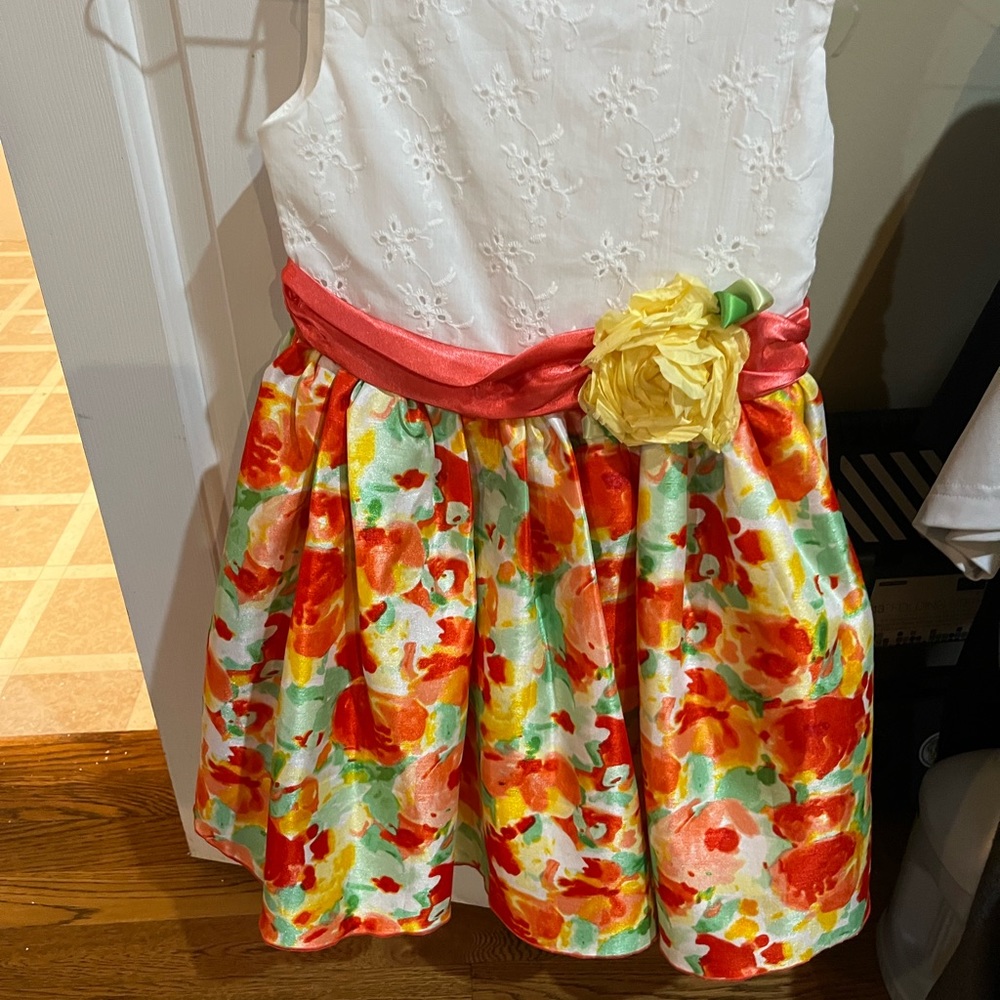 Youngland -Girls dress - Size 6x - white lace top
